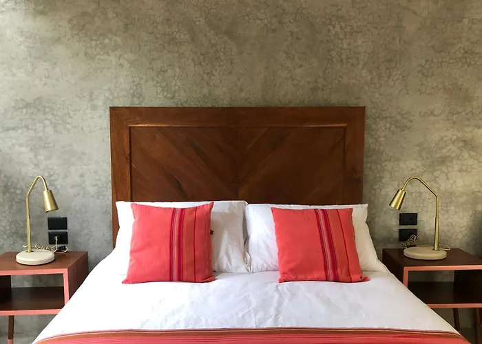 La Casa De María 11:11 *